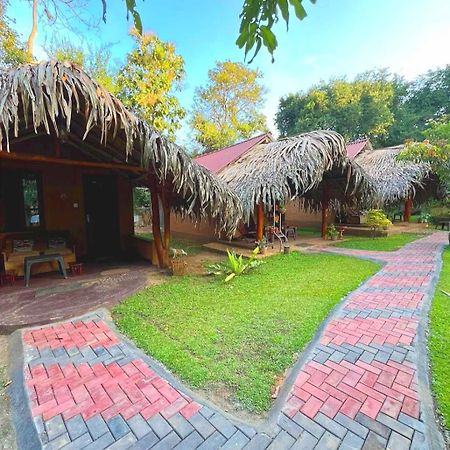Hasthi Safari Cottage Udawalawe Dış mekan fotoğraf